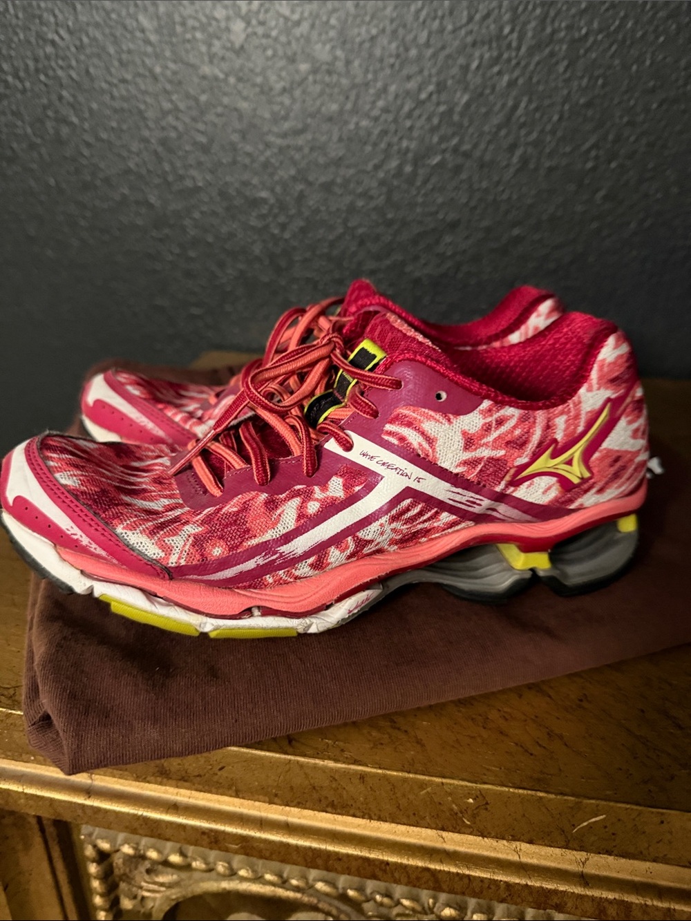 Mizuno Women's Wave Creation Running Shoes - Pink/Red size 8 used slightly